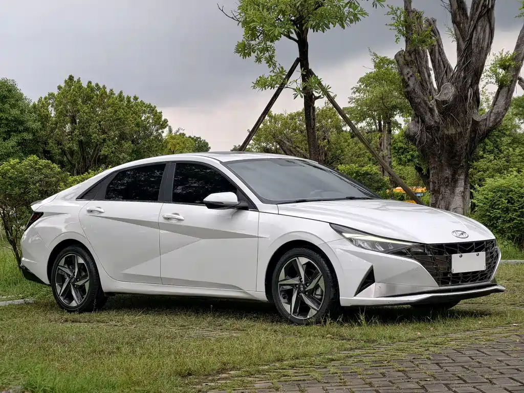 Hyundai Elantra — миниатюра 4