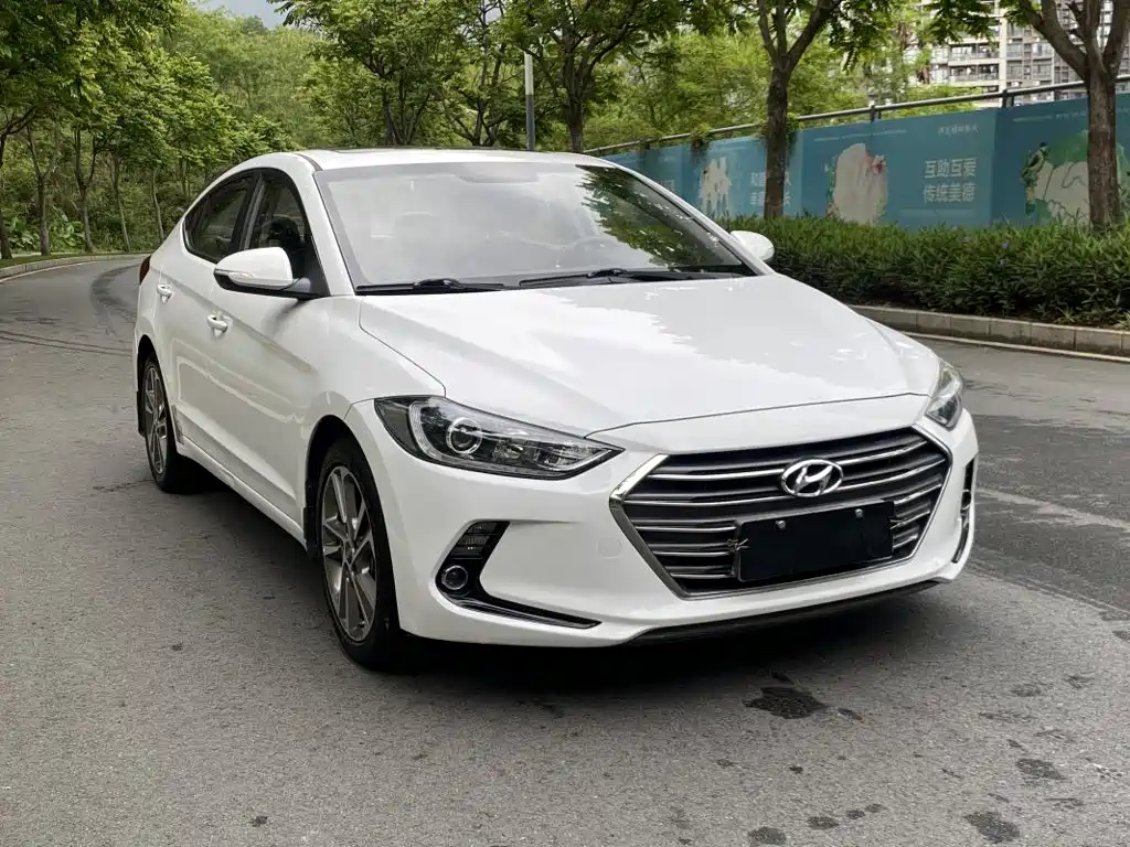 Hyundai Elantra — миниатюра 7