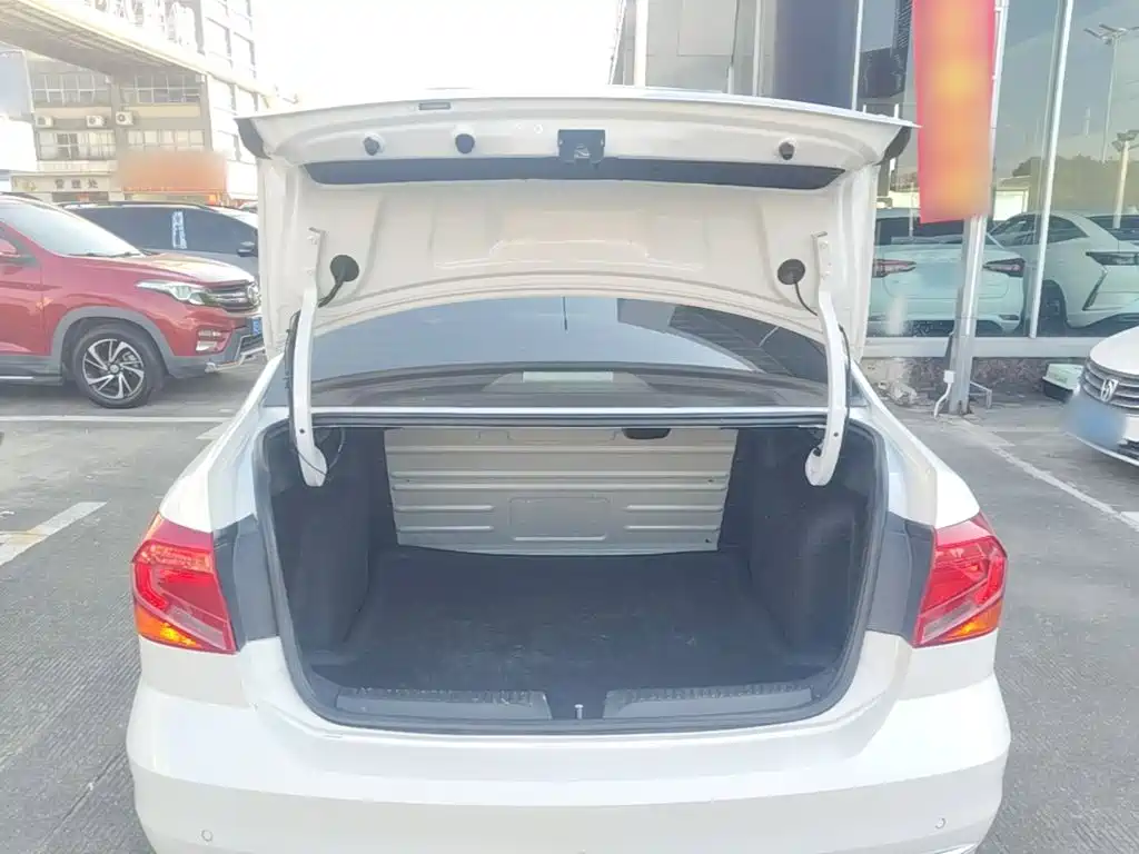 Volkswagen Jetta — миниатюра 19