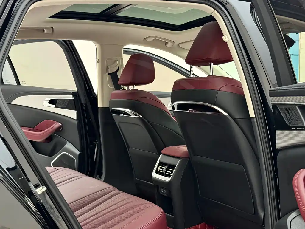 Hongqi Hongqi H5 — миниатюра 10