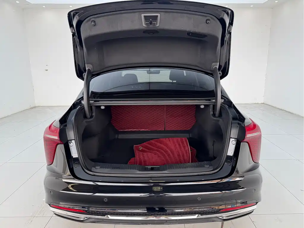 Hongqi Hongqi H5 — миниатюра 21