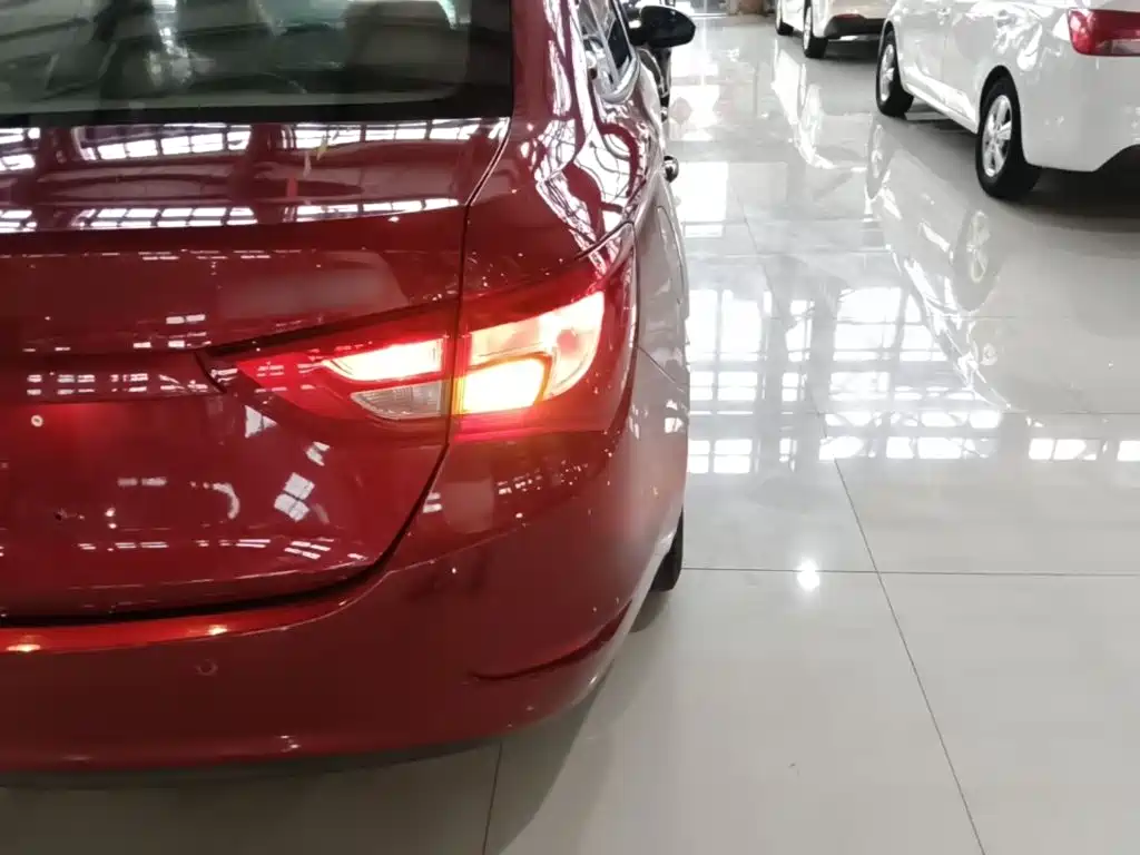 Buick Excelle — миниатюра 8