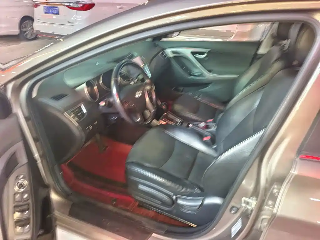Hyundai Elantra Langdong — миниатюра 9