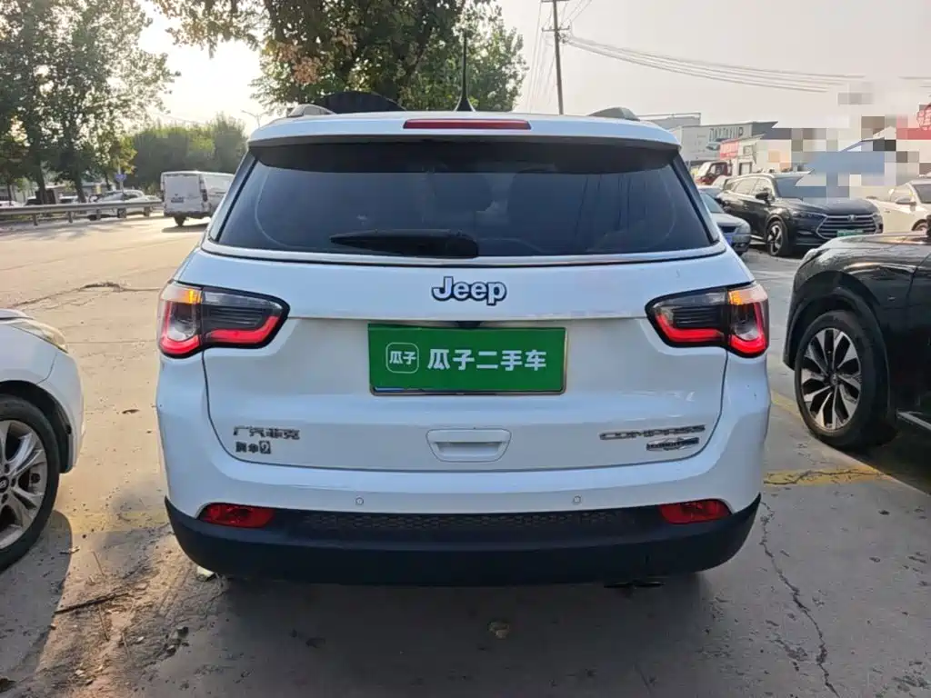 Jeep Compass — миниатюра 6