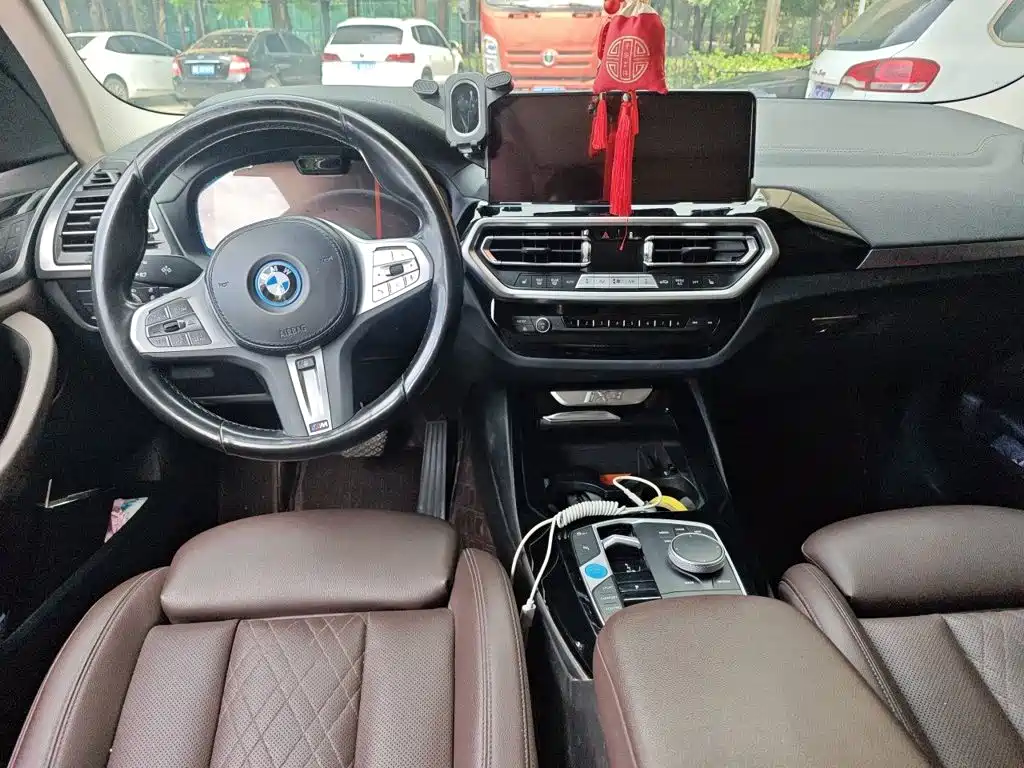 BMW iX3 — миниатюра 13