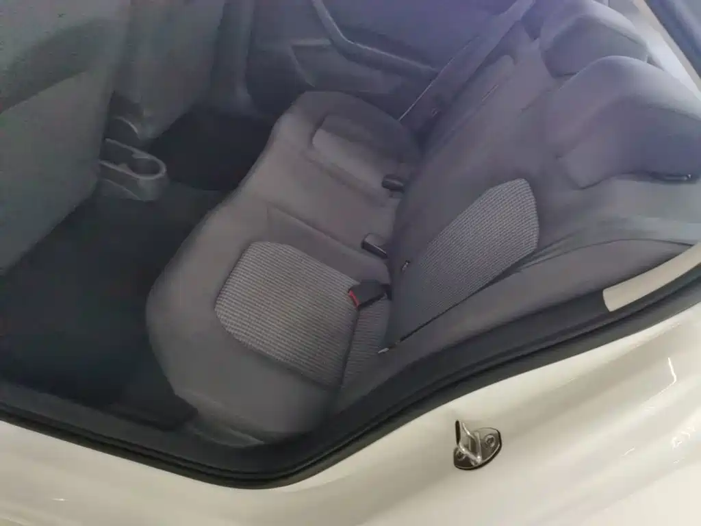 Volkswagen Santana — миниатюра 17