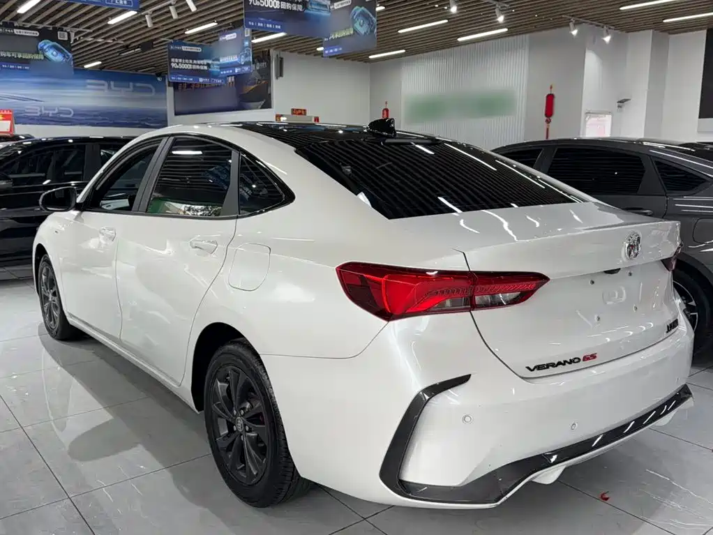 Buick Verano — миниатюра 14