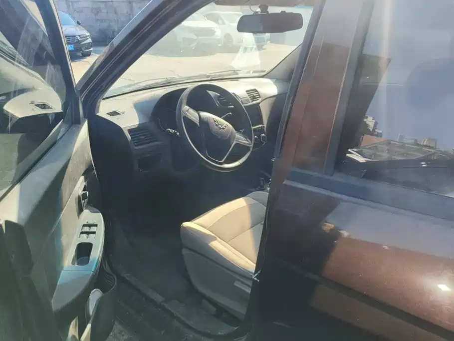 Wuling Hongguang — миниатюра 9