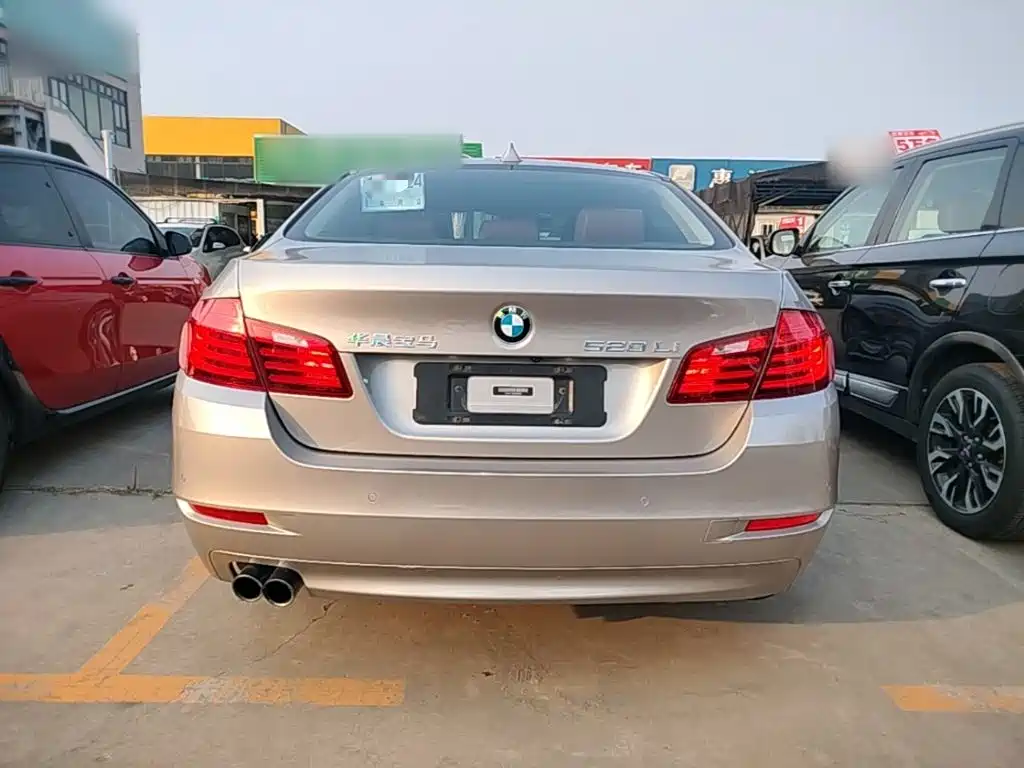BMW 5 Series — миниатюра 6