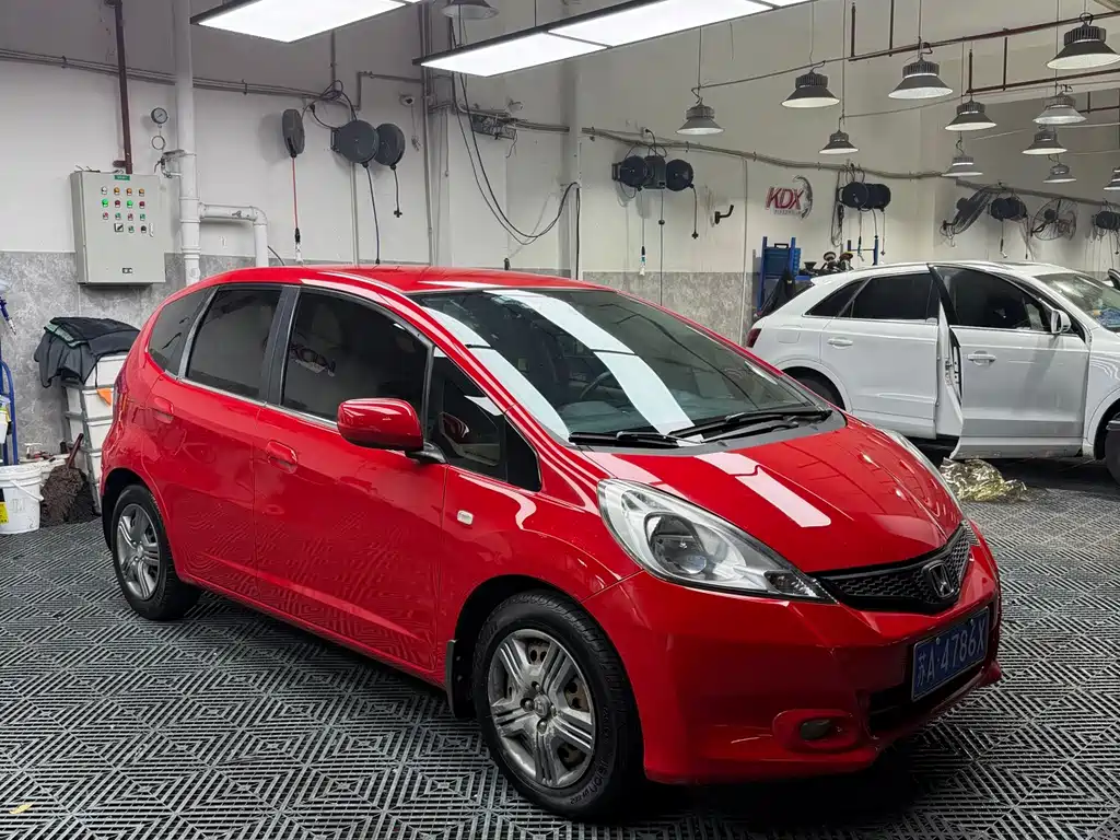 Honda Fit — миниатюра 6