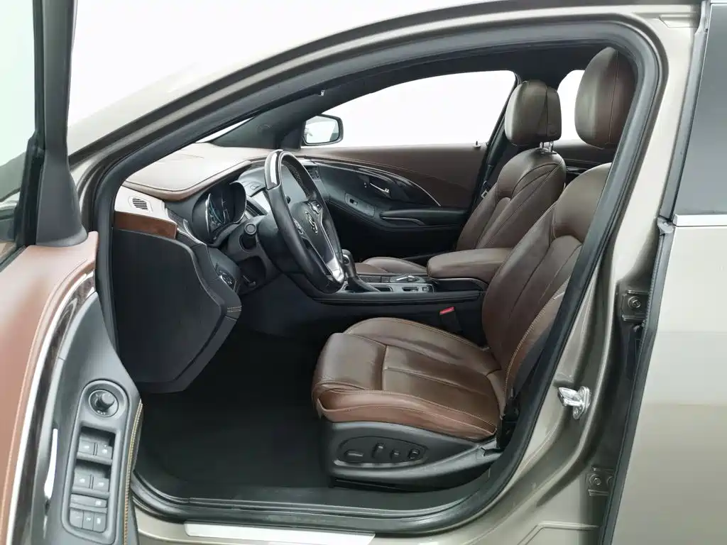 Buick LaCrosse — миниатюра 10