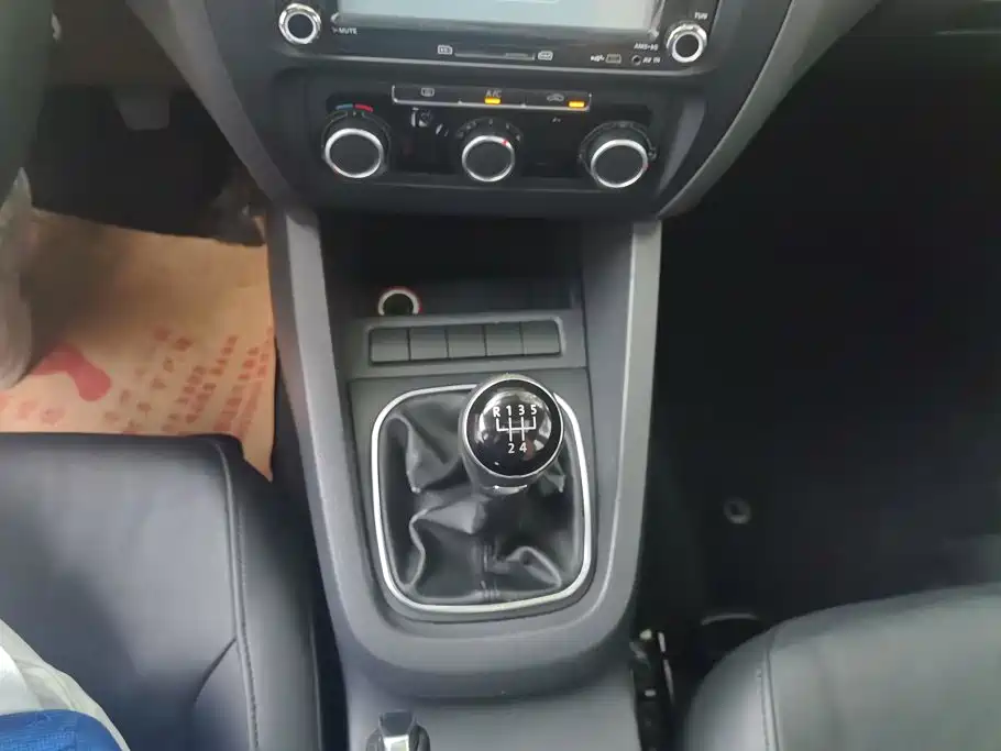 Volkswagen Sagitar — миниатюра 16