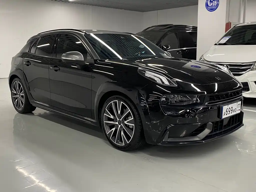 Lynk & Co 02 Hatchback — миниатюра 3