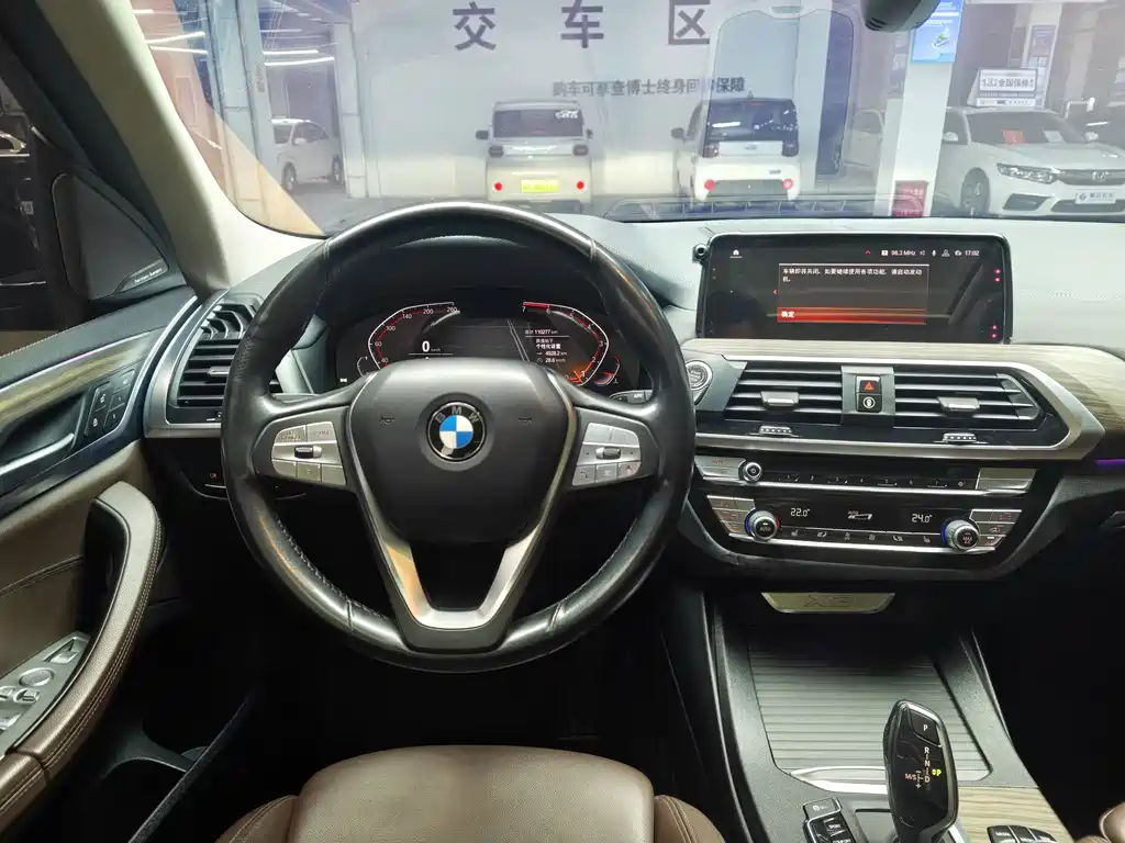 BMW X3 — миниатюра 7