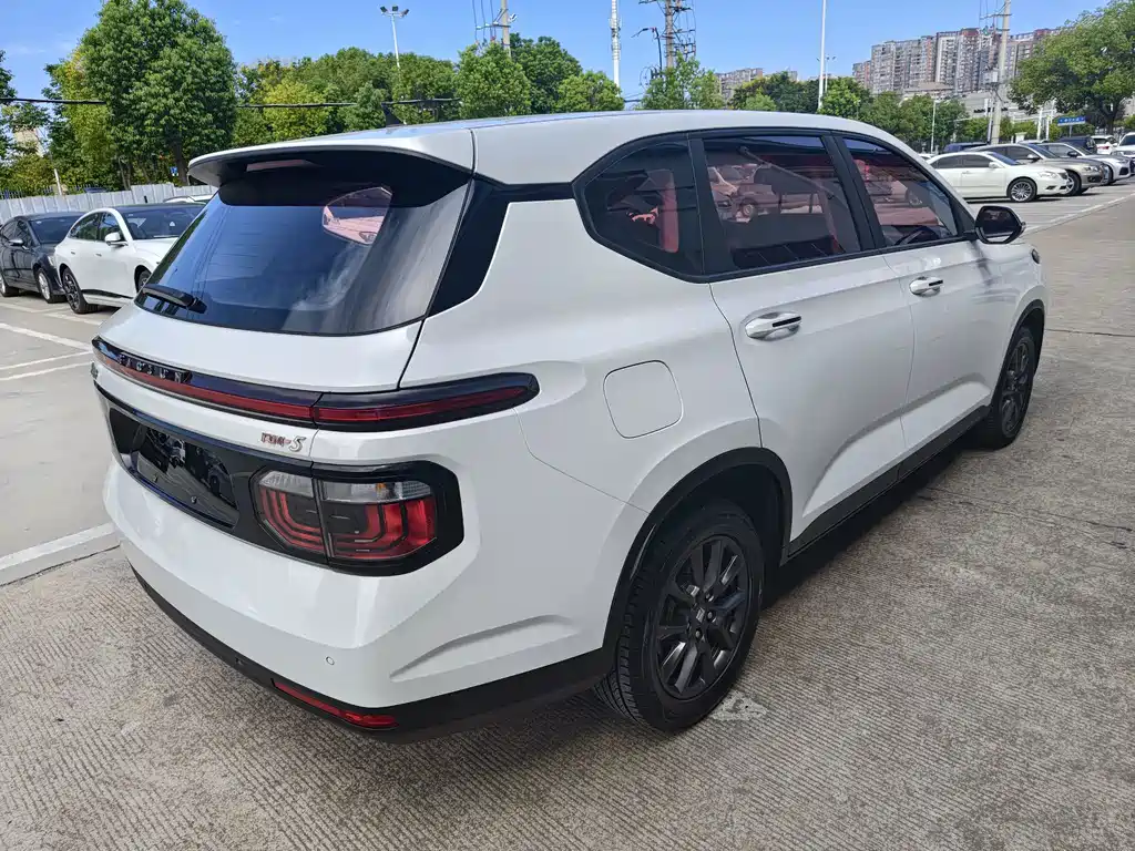 Baojun RM-5 — миниатюра 6