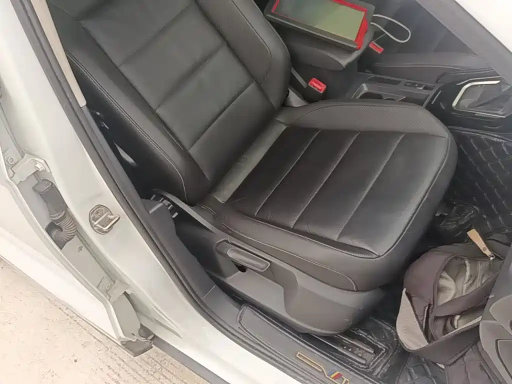 Volkswagen T-Roc — миниатюра 25