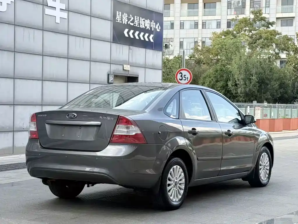 Ford Focus — миниатюра 9