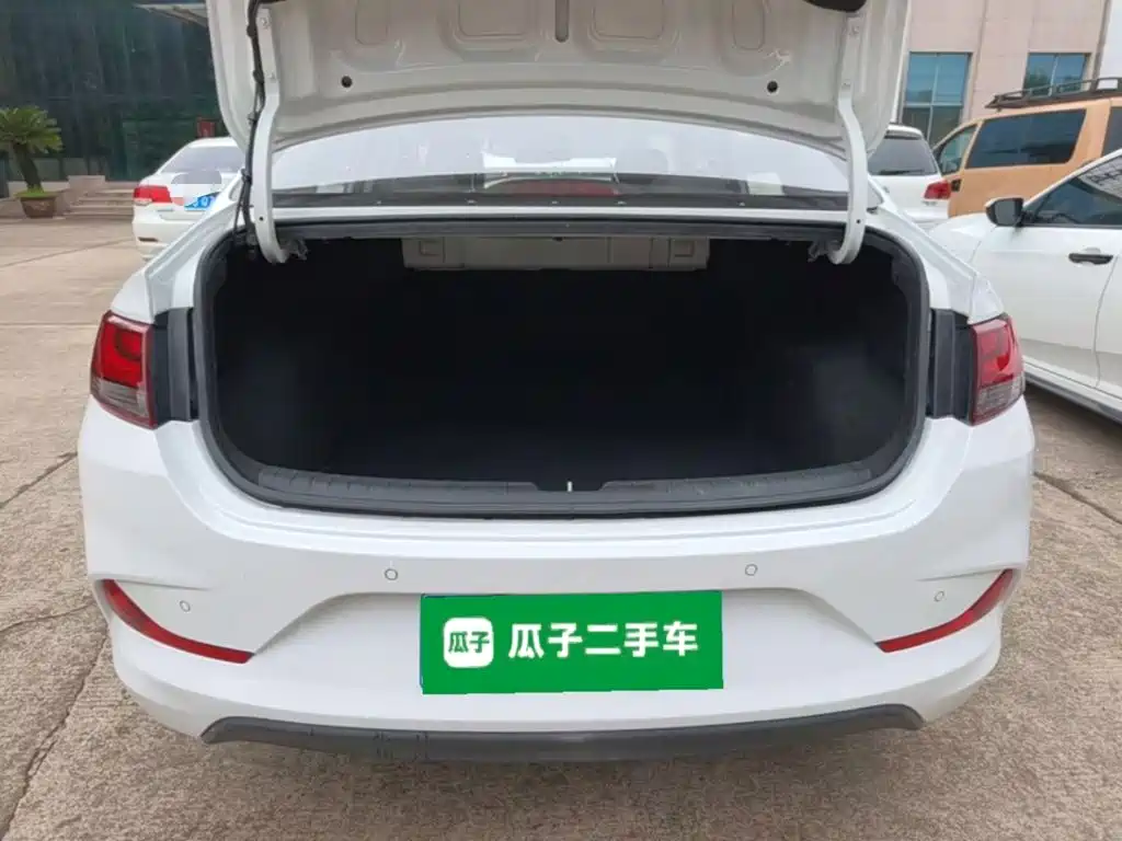 Hyundai Elantra — миниатюра 19