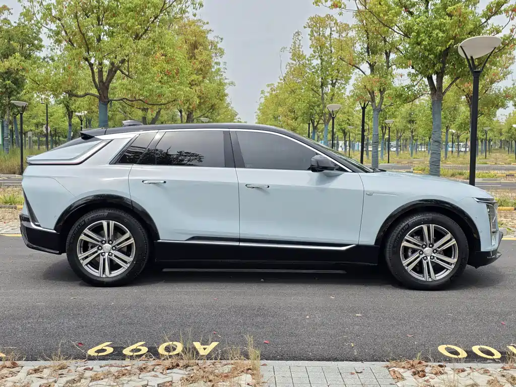 Cadillac Lyriq — миниатюра 8