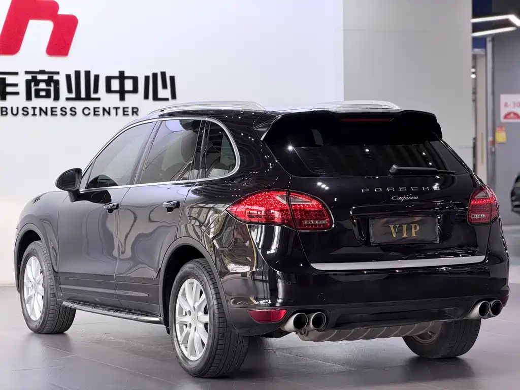 Porsche Cayenne — миниатюра 5