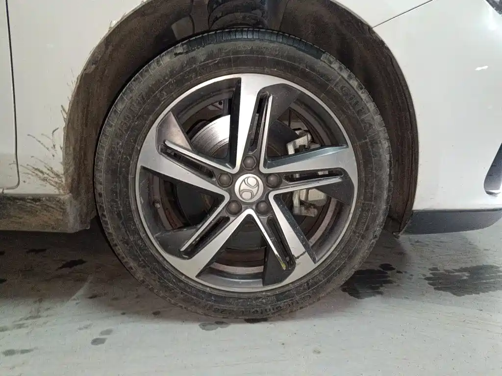 BAIC EU5 — миниатюра 8