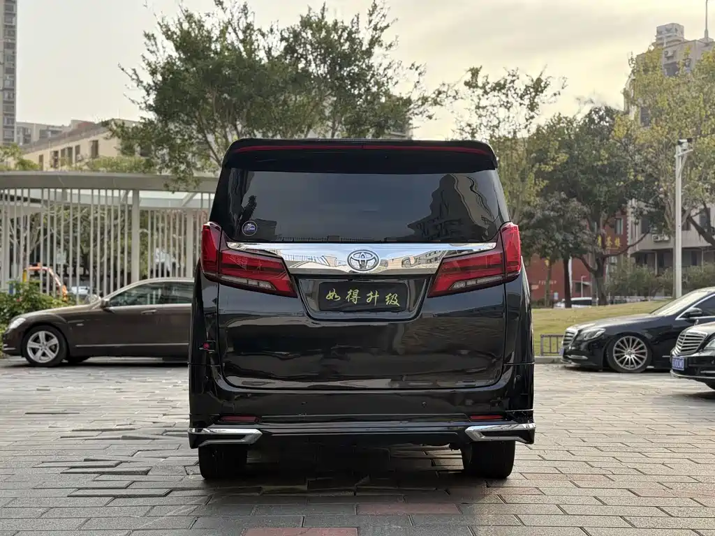 Toyota Alphard 2011 3.5L Luxury