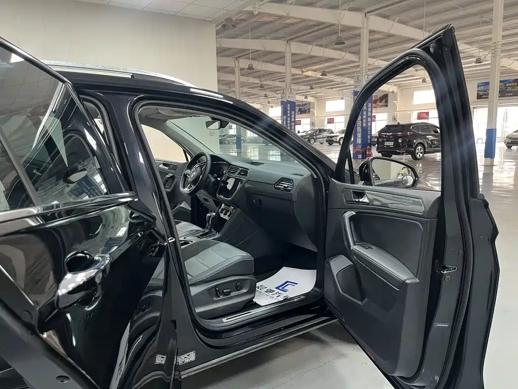 Volkswagen Tiguan L — миниатюра 9