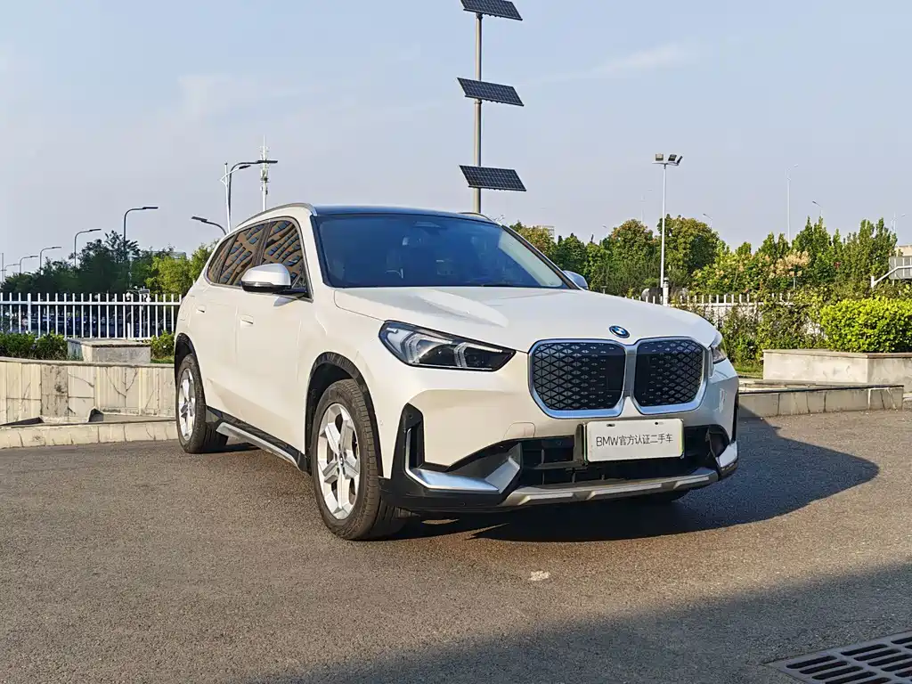 BMW iX1 — миниатюра 3