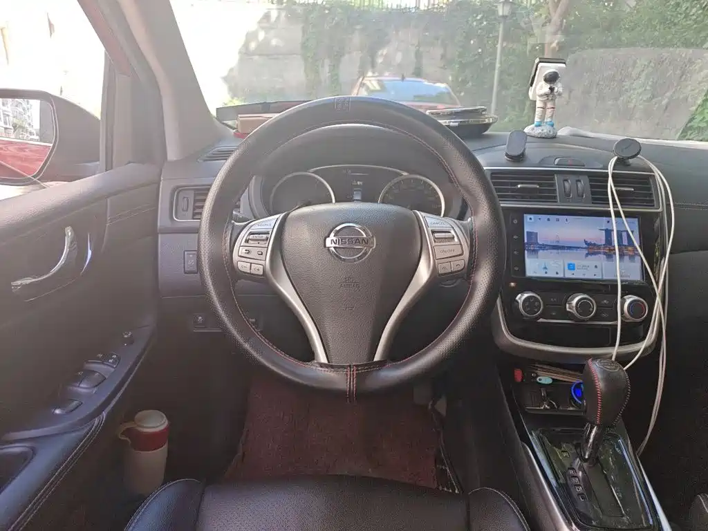 Nissan Tiida — миниатюра 3