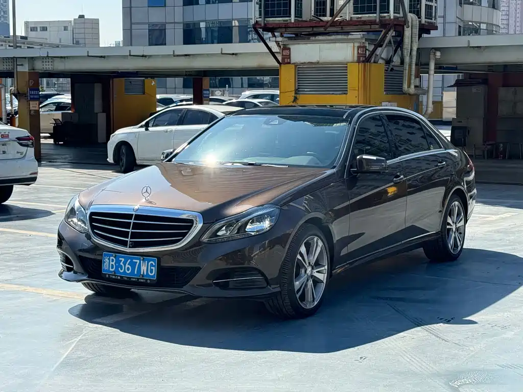 MERCEDES-BENZ E CLASS