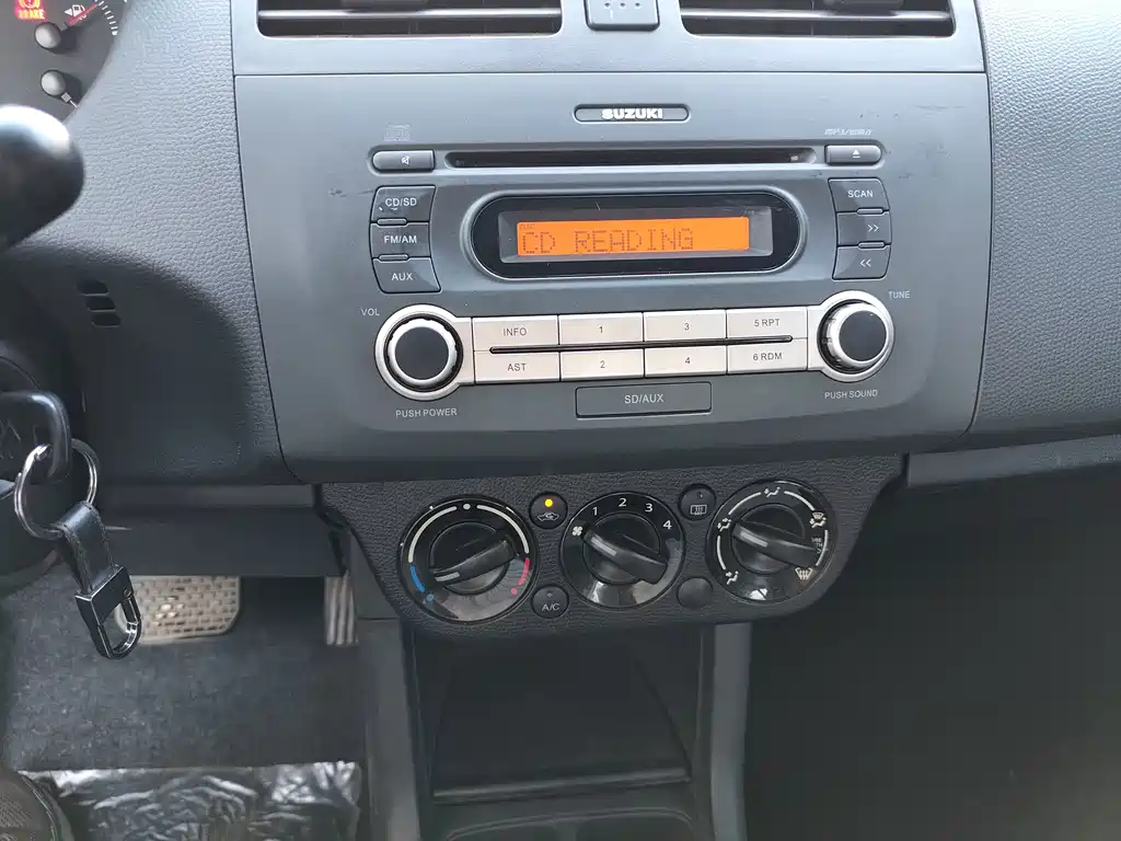 Suzuki Swift — миниатюра 10