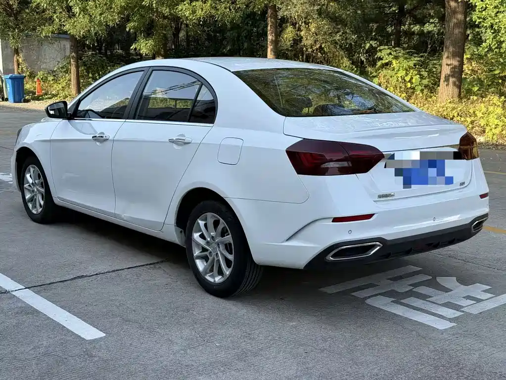 Geely Emgrand — миниатюра 7