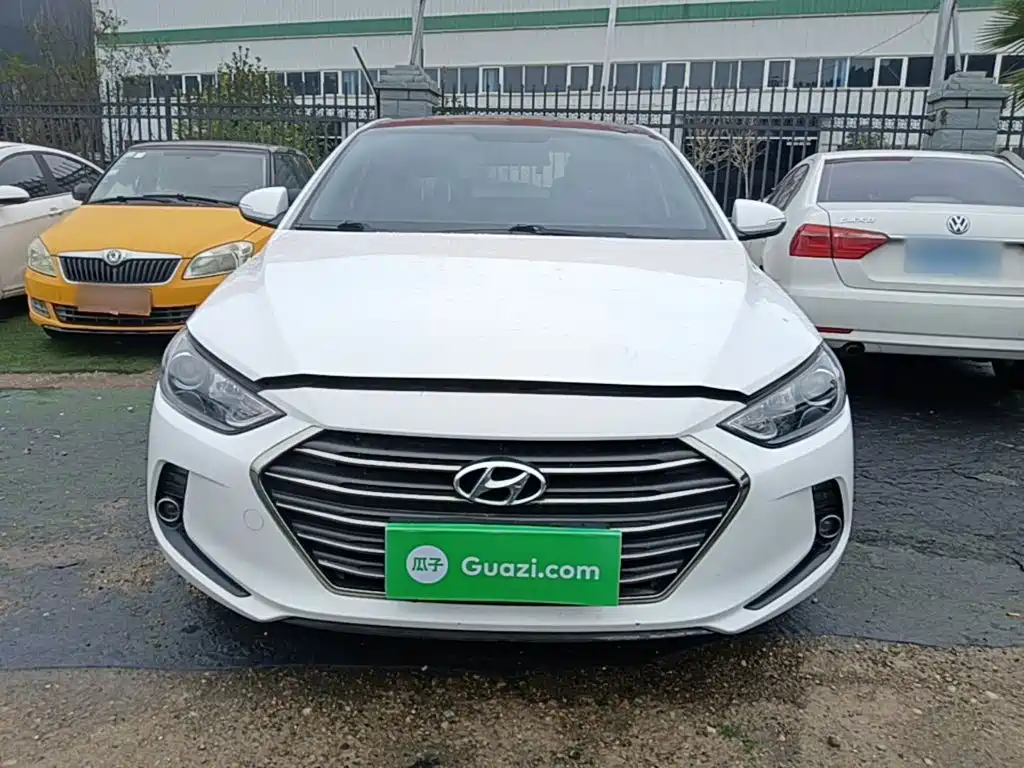 Hyundai Elantra — миниатюра 3