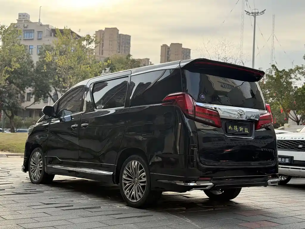 Toyota Alphard 2011 3.5L Luxury