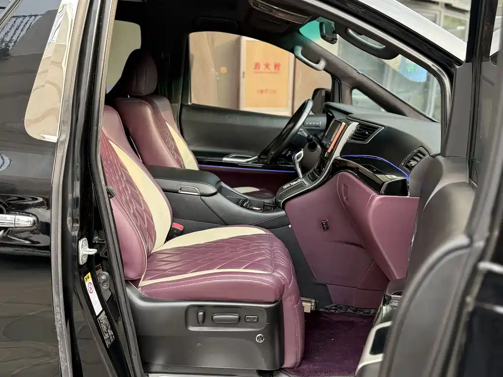 Toyota Alphard 2011 3.5L Luxury