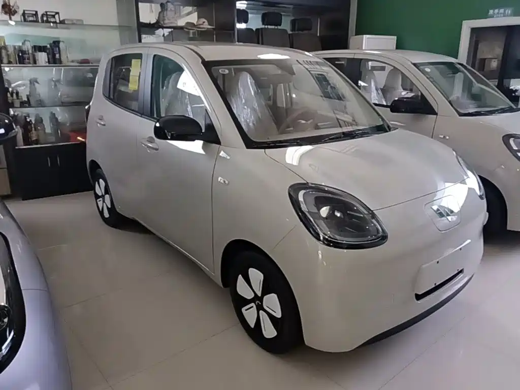 Wuling MINIEV — миниатюра 4
