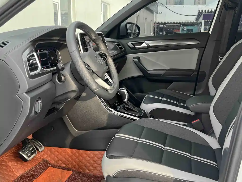 VOLKSWAGEN T ROC EXPLORING SONGS