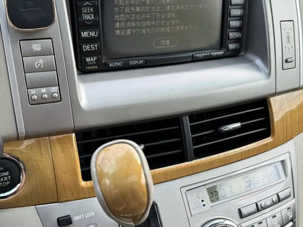 Toyota Previa — миниатюра 14