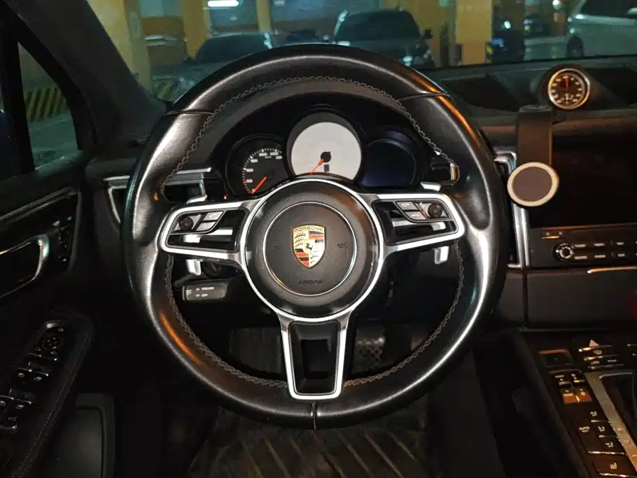 Porsche Macan — миниатюра 15