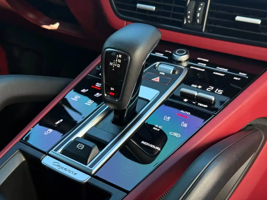Porsche Cayenne Hybrid — миниатюра 26
