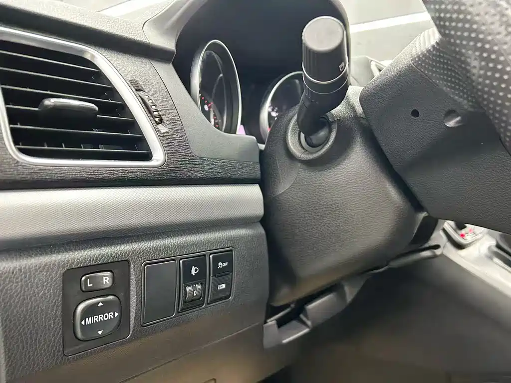 Haval M6 — миниатюра 10