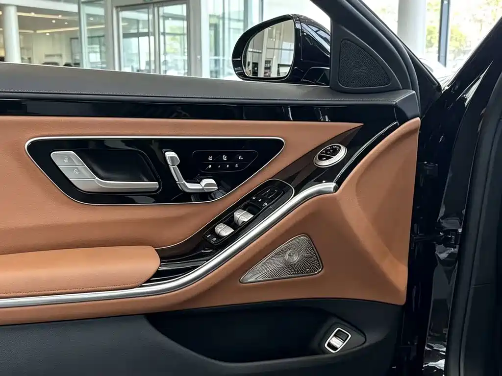 Mercedes-Benz S-Class — миниатюра 6