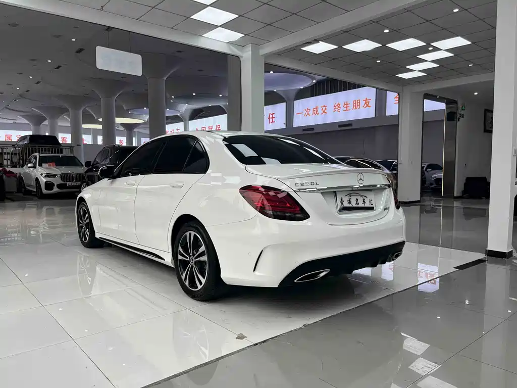 Mercedes-Benz C-Class — миниатюра 7