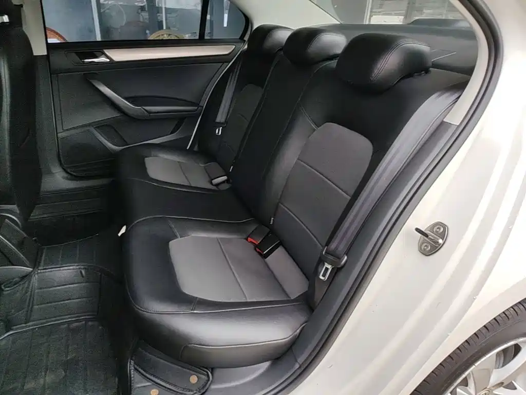 Volkswagen Santana — миниатюра 17