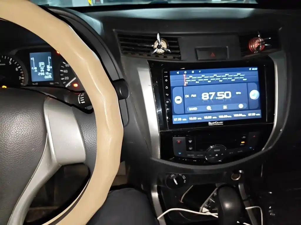 Nissan Navara — миниатюра 6