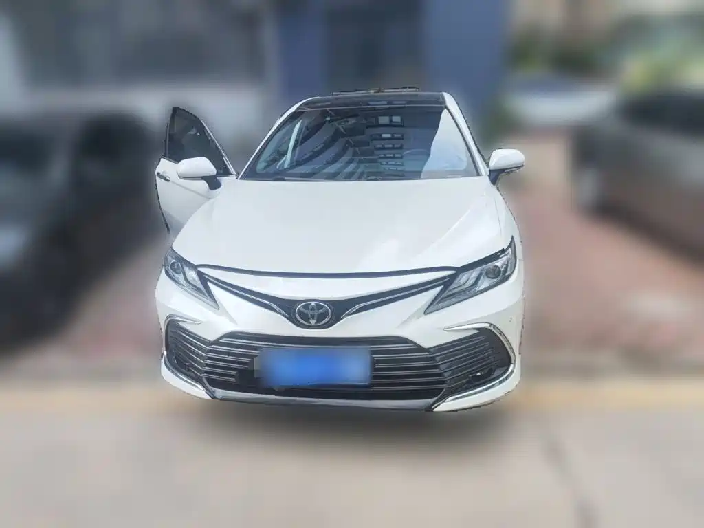 Toyota Camry — миниатюра 23