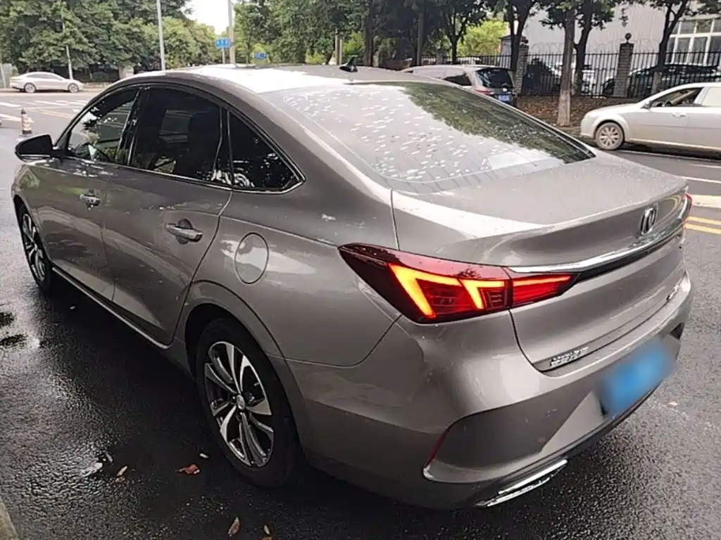 Changan Eado — миниатюра 5