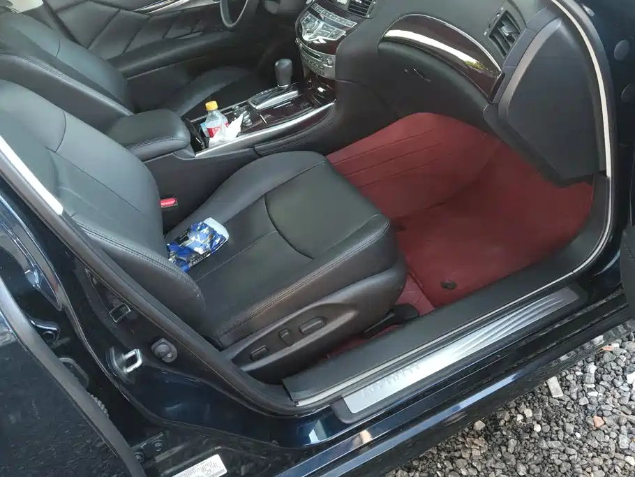 Infiniti Q70 — миниатюра 8