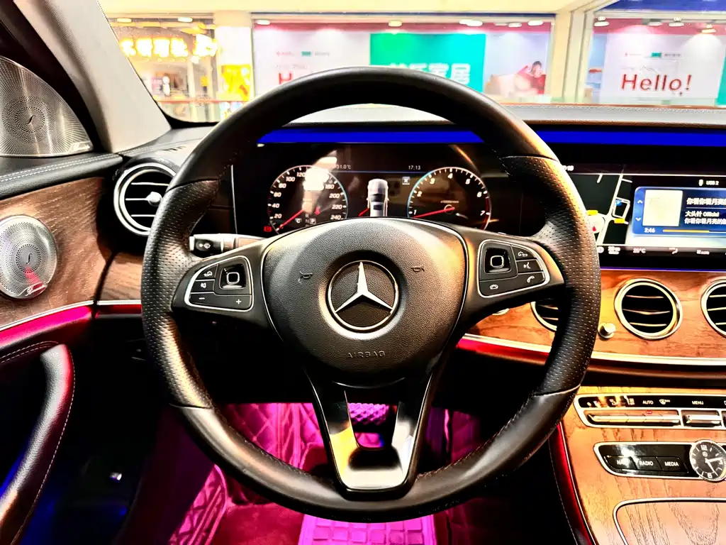 Mercedes-Benz E-Class — миниатюра 16