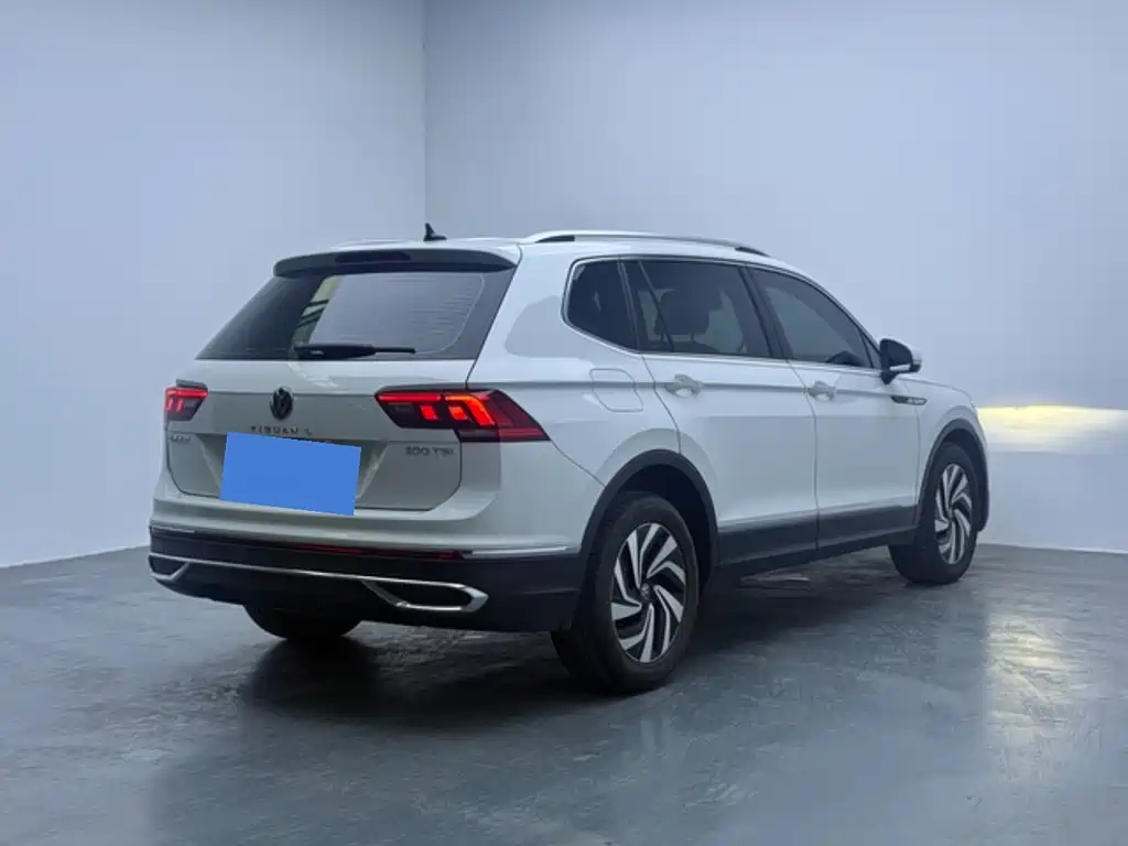 Volkswagen Tiguan L — миниатюра 10